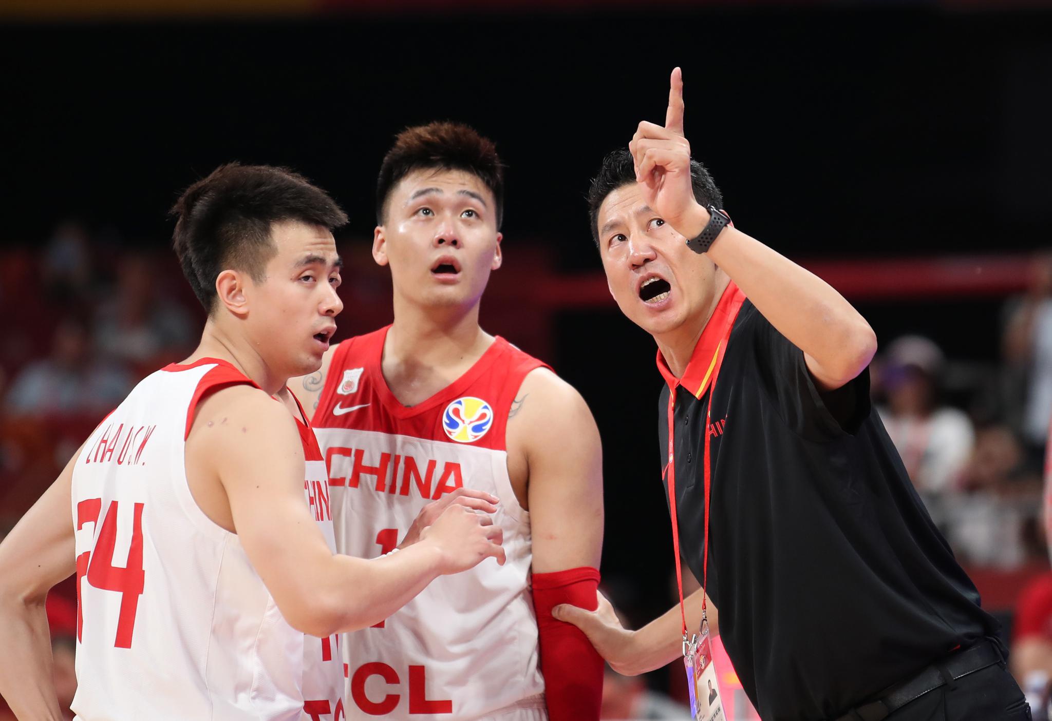 江南体育-窗口期江苏男篮主帅复盘：欧联节点到来，引发热议，心理建设被强调(各种警卫车队开道视频)