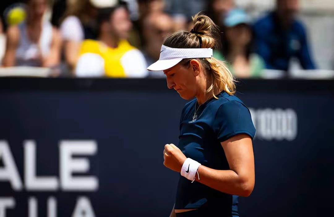 江南体育- 晋级下一阶段引发热议！，阿扎伦卡在加拿大队比赛中爆冷赢得满堂喝彩