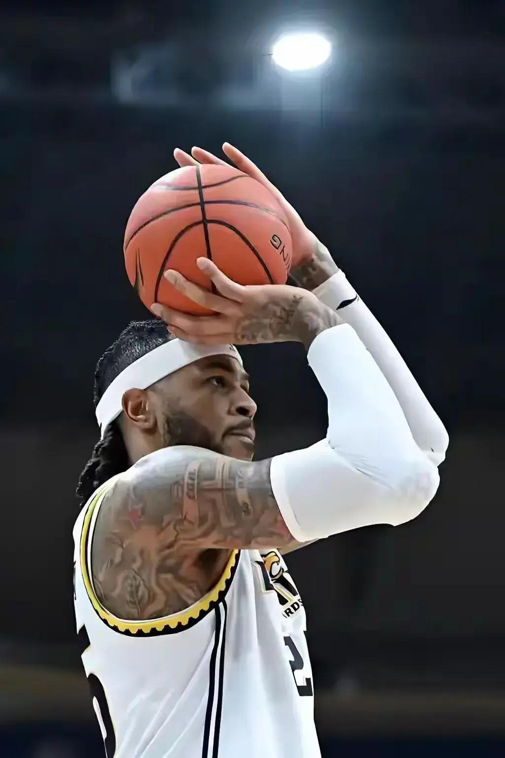 江南体育-全明星赛赛后再迎强敌，辽宁本钢状态回暖，主帅态度：引发热议，年轻球员得到机会的简单介绍