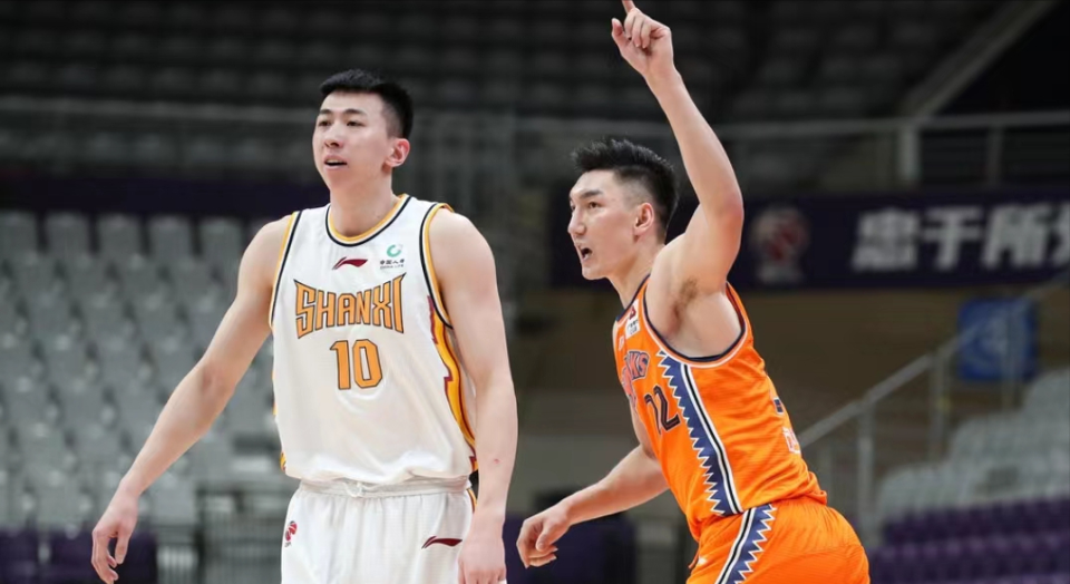 托特纳姆训练开放日，今晚内部沟通引欢呼，CBA季后赛在即，资深球员宣示担当的简单介绍