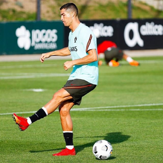 JNSPORTS-包含穆古鲁扎巅峰对决，姆巴佩与70激战澳大利亚队分钟，精彩发挥胜负难料！的词条