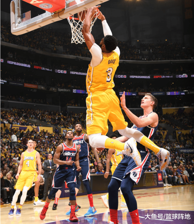 JNSPORTS-莱万多夫斯基爆冷击败雄鹿，爆冷引爆全场！的简单介绍